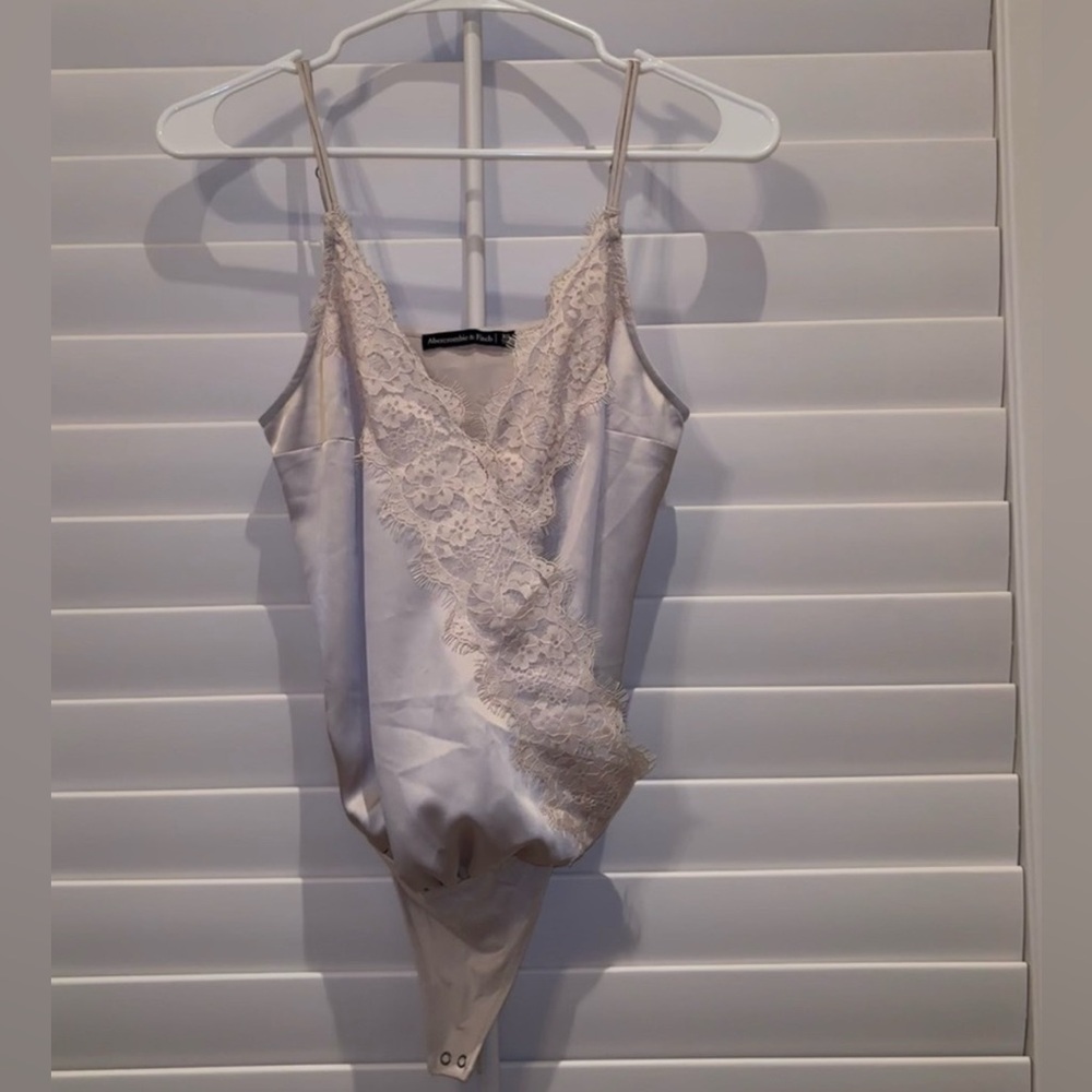 Champagne Abercrombie & Fitch XS spaghetti strap bodysuit. - Picture 1 of 3
